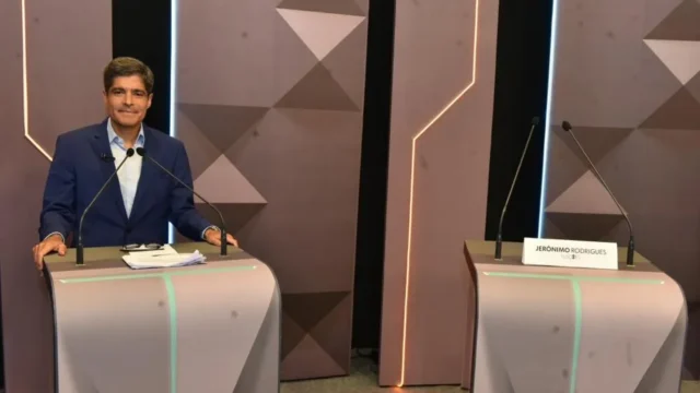 ACM Neto lembra promessa não cumprida por Jerônimo de zerar fila da regulação e garante novos hospitais e Pix Saúde