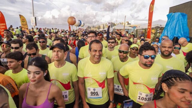 Bruno Reis participa da Maratona Salvador e destaca impacto do evento no turismo