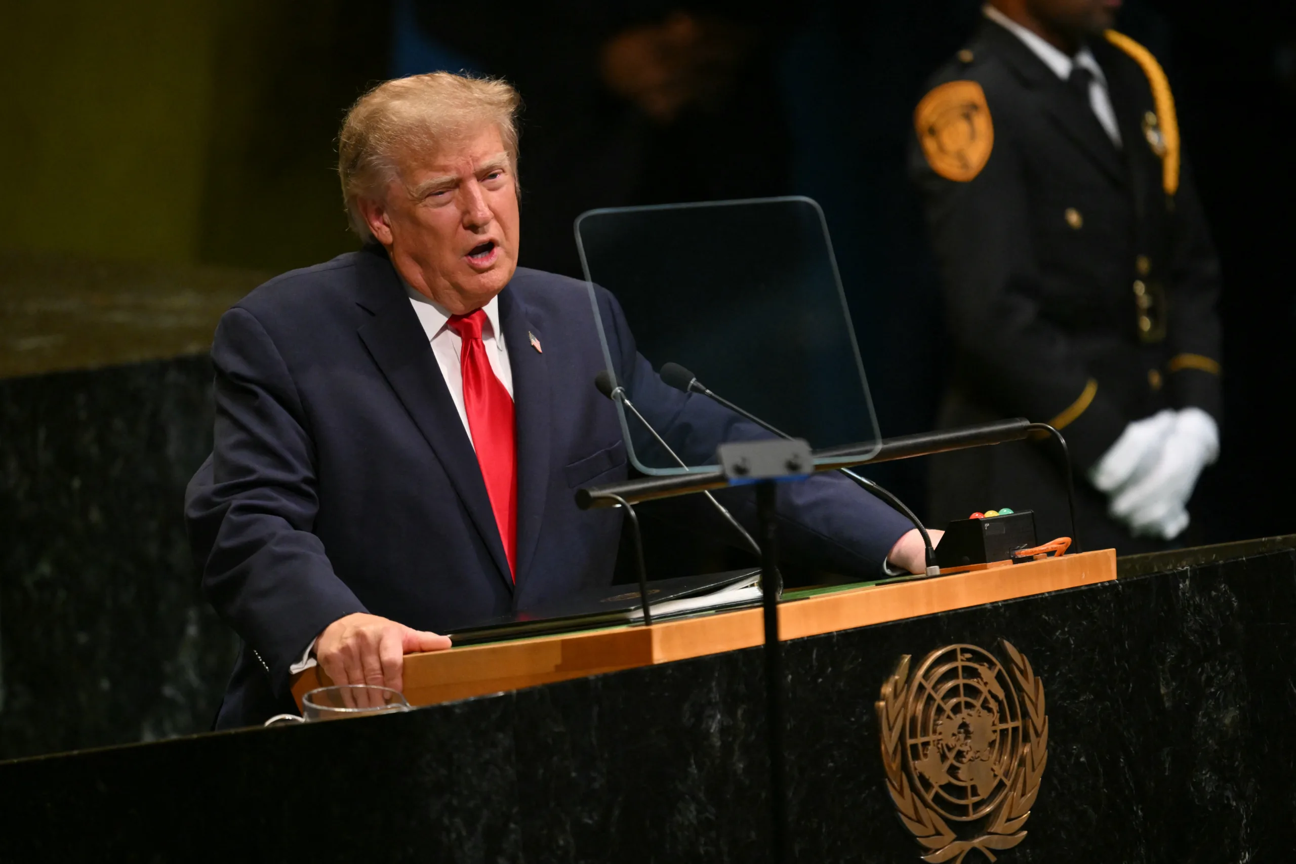 Trump volta a ameaçar uso de força militar dos EUA na América Latina
