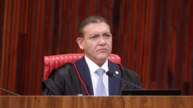 Nunes Marques derruba decisão que liberou o canal “Exército do Lula” e volta a suspender