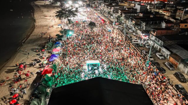 Evento gospel “Mergulhados na Praça” reúne mais de 15 mil pessoas na Nova Orla de Praia Grande com Samuel Eleotério, Theo Rubia, Victin e atrações locais.