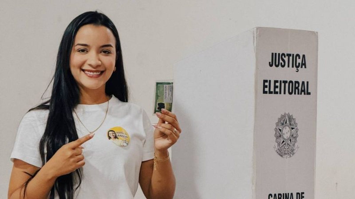 Aos 21 anos, deputada mais jovem do país é eleita no Maranhão com apoio de Sarney e de prefeito já preso duas vezes