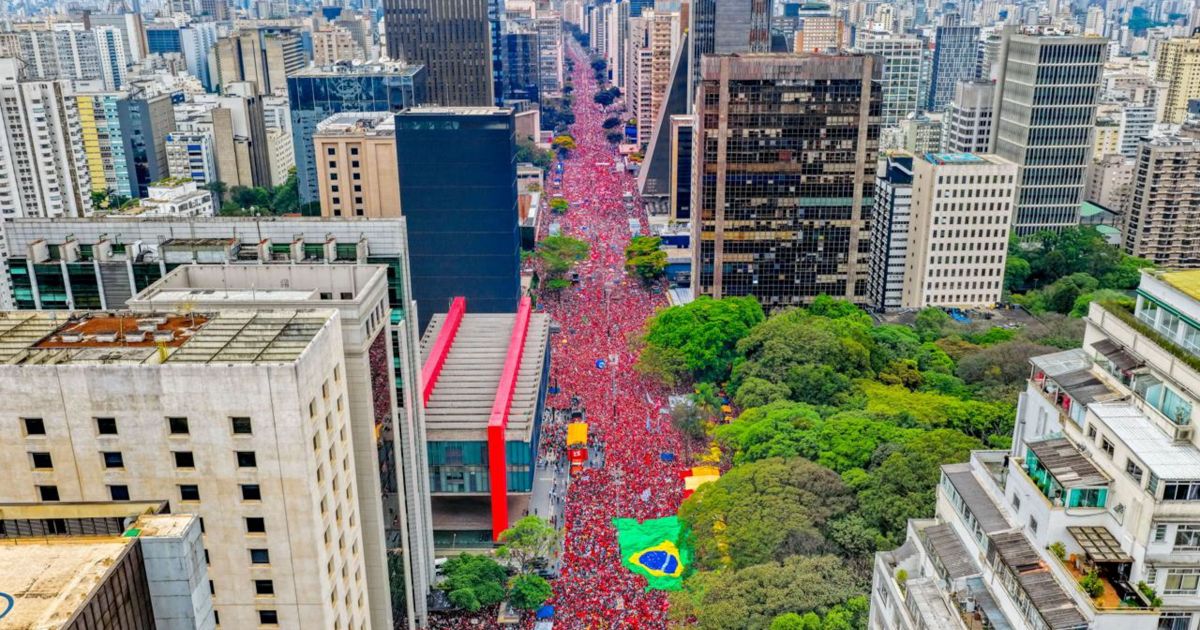 Atos pró-Lula em SP e no Rio são feito inédito do PT em anos, avalia cientista político
