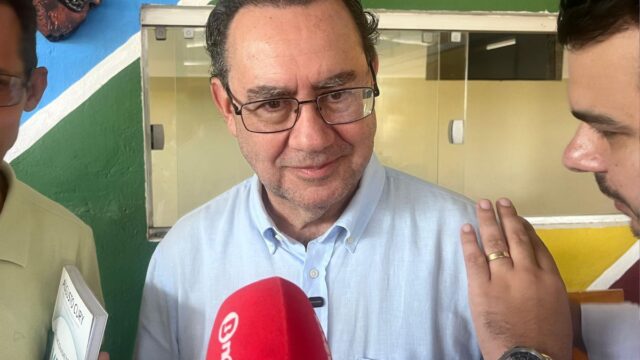 Augusto Cury condiciona apoio a Flávio Bolsonaro a oito compromissos e diz que não terá cargo em eventual governo