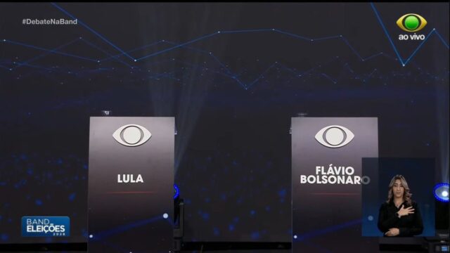 Band mantém debate com Lula e púlpito vazio de Flávio Bolsonaro no segundo turno