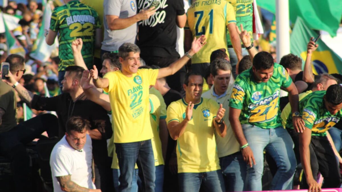 Bruno Reis diz que ato pró-Flávio Bolsonaro na Barra reuniu mais de 100 mil pessoas e o chama de 'histórico'