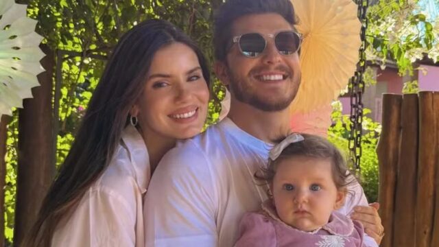 Camila Queiroz fala sobre maternidade: “Voltar para a Camila do passado não é uma opção”