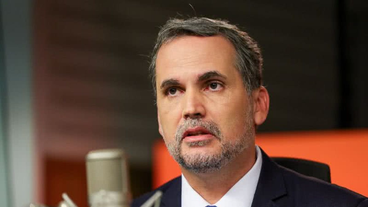 Campanha de Lula escala Bruno Moretti para rebater Flávio Bolsonaro na discussão sobre gastos públicos
