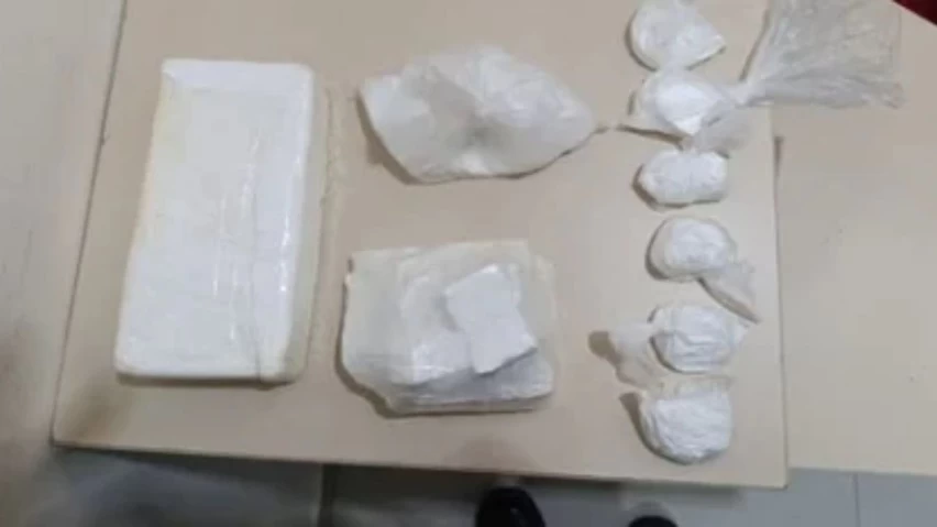 Casal é preso com 1,8 kg de cocaína após tentar fugir de abordagem em Vitória da Conquista