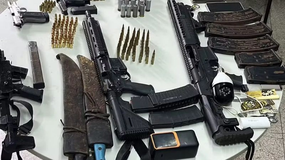 Cinco suspeitos de facção são presos com fuzil e submetralhadora em Santa Inês, no interior da Bahia