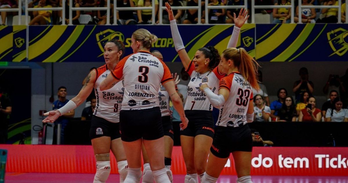 Com Tifanny em quadra, Osasco vence o Praia Clube por 3 a 0 e conquista a Supercopa Feminina
