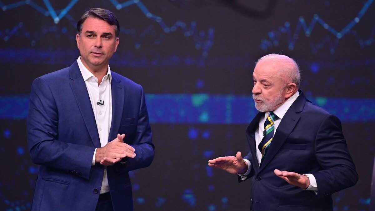 DEBATE: Lula diz querer votos de todos os presidiários, 'até do seu pai', e provoca Flávio Bolsonaro