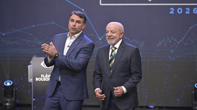 DEBATE: Lula e Flávio Bolsonaro trocam acusações sobre corrupção, saúde e segurança no primeiro embate do 2º turno