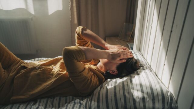 ESTUDO: mulheres sentem dores mais fortes e frequentes que os homens em todas as regiões do corpo