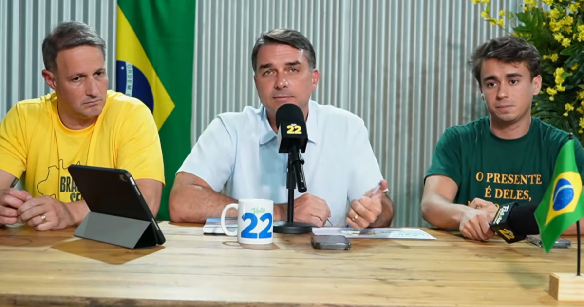 Flávio Bolsonaro critica "pacote de bondades" de Lula e promete "prosperidade" a dez dias do 2º turno