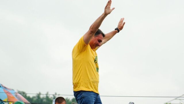 Flávio Bolsonaro faz atos em Vitória e Salvador neste sábado como parte do “Bloquinho do 22”