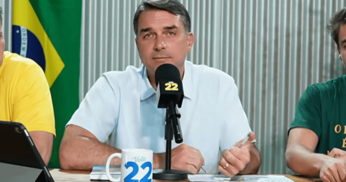Flávio Bolsonaro ironiza PT por mudança de posição sobre redução da maioridade penal