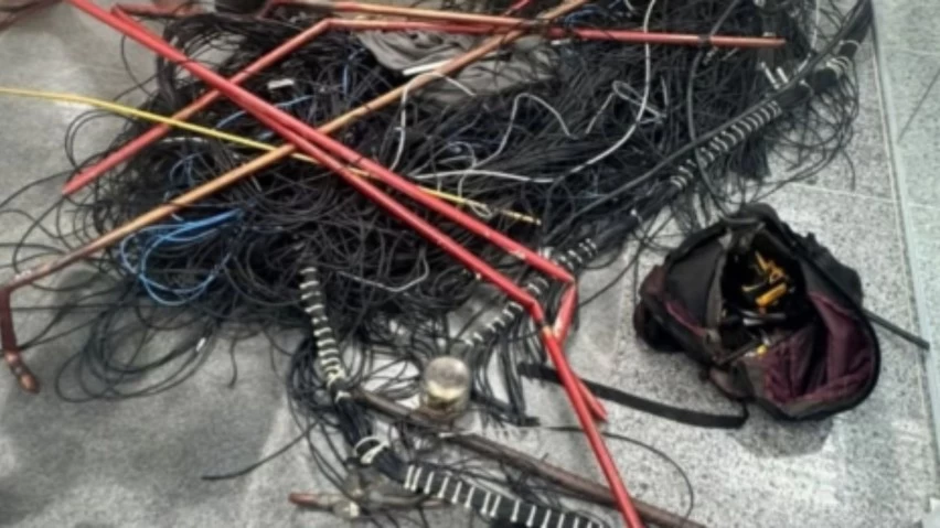 FURTO: PM recupera fios e cabos e conduz dois homens no Centro Industrial do Subaé, em Feira de Santana