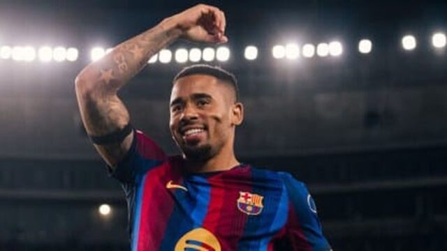 Gabriel Jesus faz três gols em cinco jogos pelo Barcelona e começa melhor que no City e no Arsenal