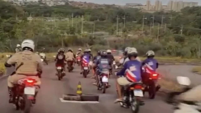 GRAU: PM remove 14 motos em fiscalização na Avenida Paralela, em Salvador