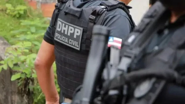 Homem é morto a tiros em Vila de Abrantes, em Camaçari, durante invasão de facção