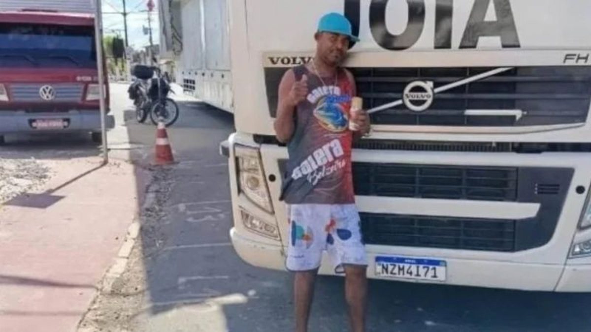 HOMICÍDIO: Vendedor ambulante é morto a tiros em frente a farmácia no centro de Conceição do Jacuípe