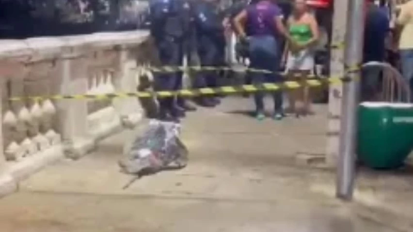 Idoso morre após se afogar na praia do Porto da Barra, em Salvador