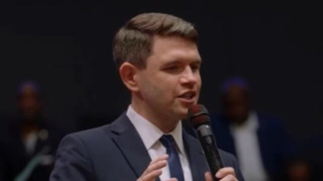 James Talarico, democrata de 37 anos, lidera disputa pelo Senado no Texas, reduto de Donald Trump