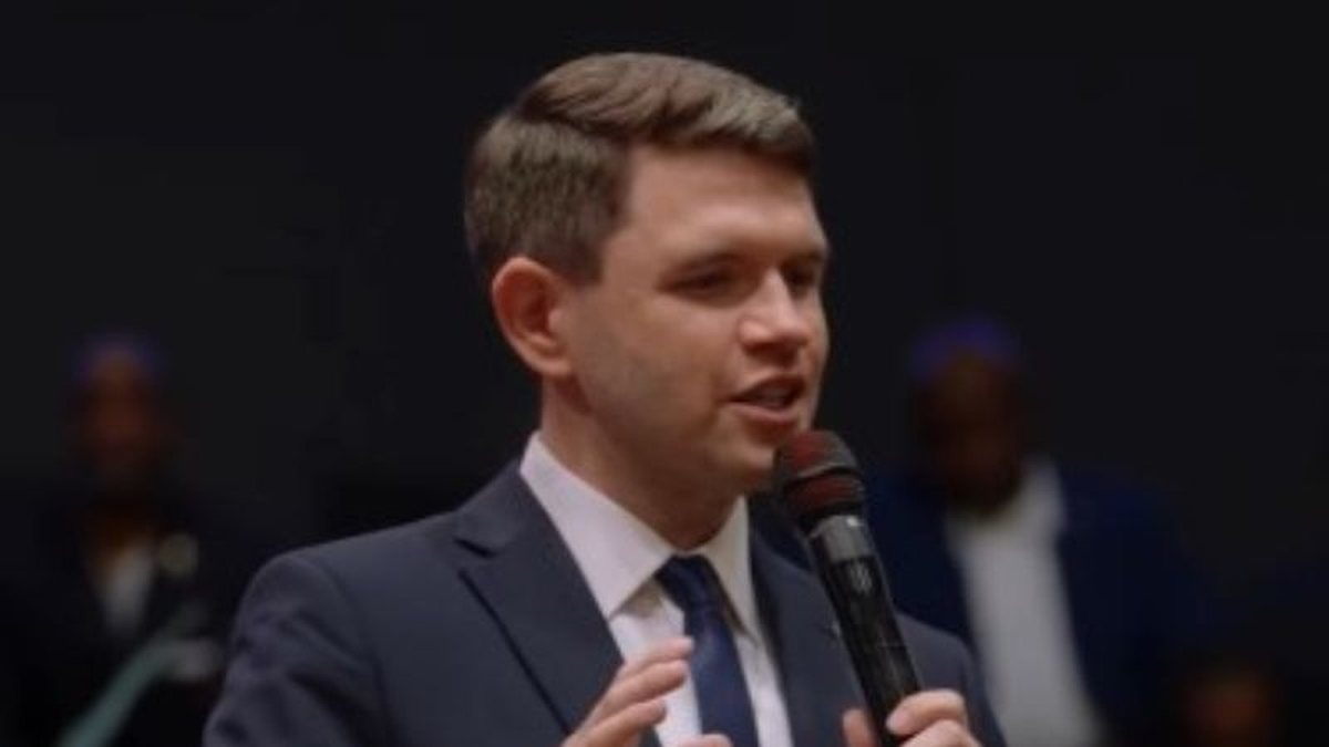 James Talarico, democrata de 37 anos, lidera disputa pelo Senado no Texas, reduto de Donald Trump