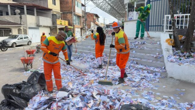 LIMPEZA: Prefeitura de Salvador mobiliza mais de 1,5 mil agentes para limpar a cidade após as eleições