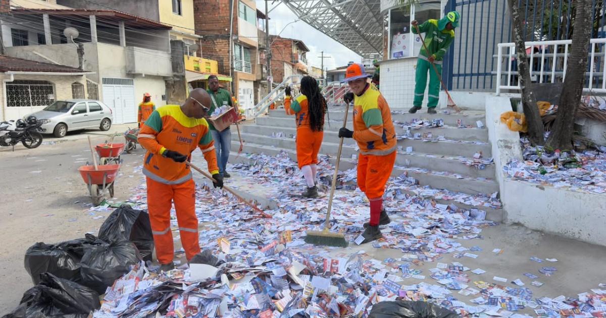 LIMPEZA: Prefeitura de Salvador mobiliza mais de 1,5 mil agentes para limpar a cidade após as eleições