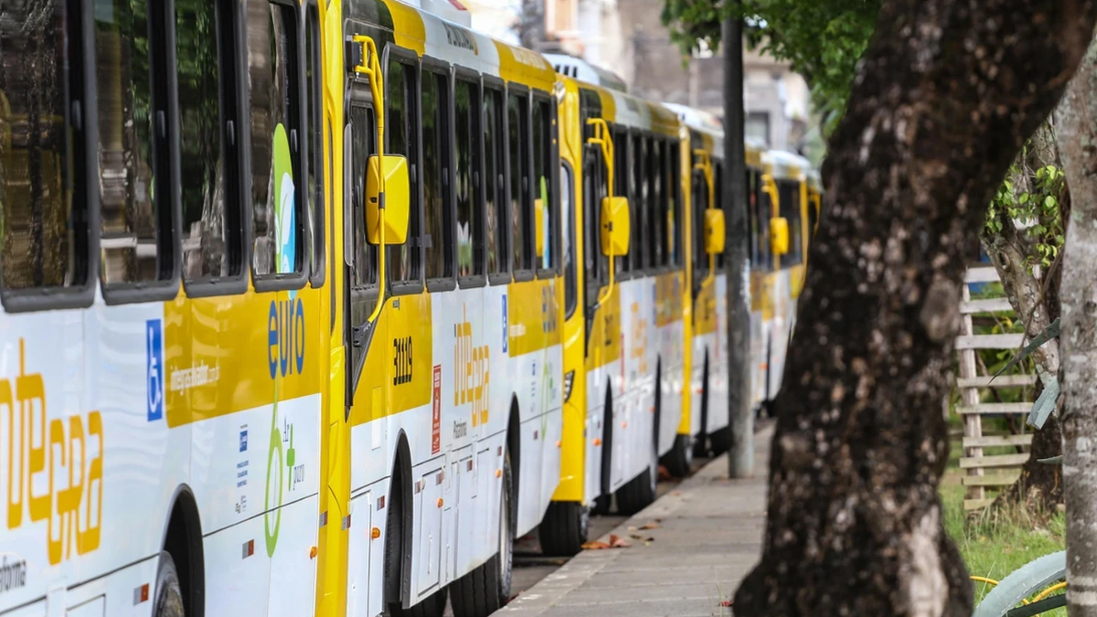 Linha de ônibus 1668 volta a circular entre Ribeira e Alto do Cabrito após seis anos suspensa em Salvador