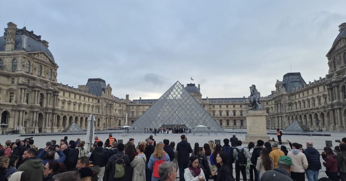 Louvre fecha as portas em Paris por causa de bloqueio de estudantes em meio a onda de protestos na França