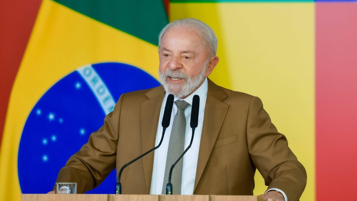 Lula anuncia Pé-de-Meia para universitários a 12 dias do segundo turno da eleição presidencial