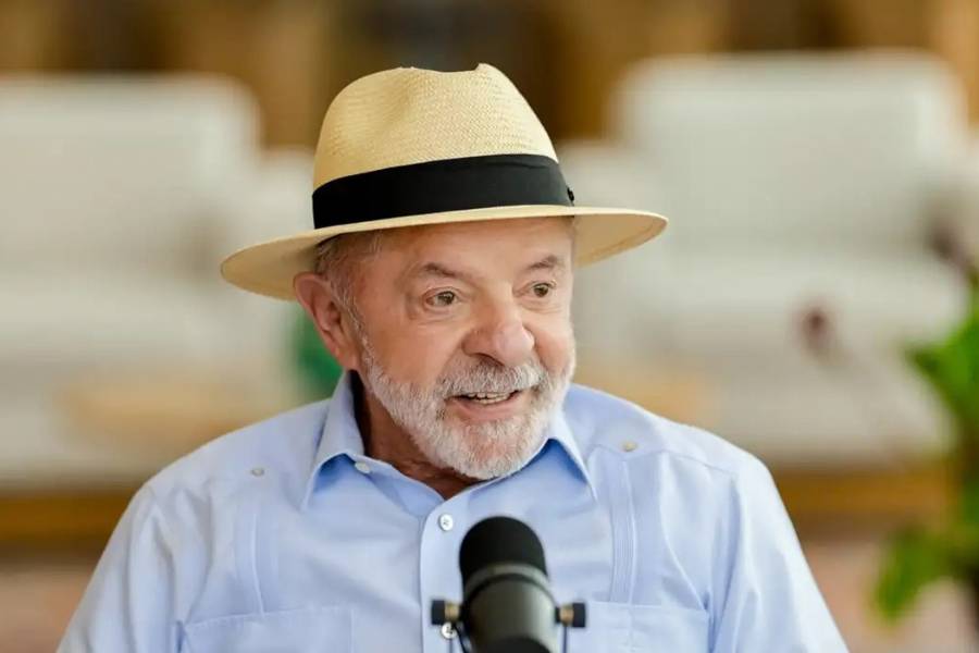 Lula anuncia PEC do passe livre no transporte público aos fins de semana a dez dias do 2º turno