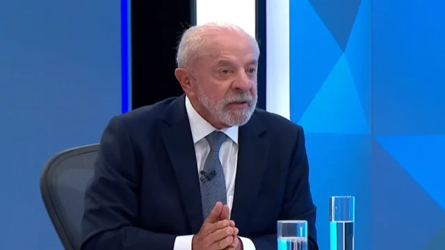 Lula diz que não sabia que Bolsa Família estava sem reajuste e que mandou aumentar assim que soube