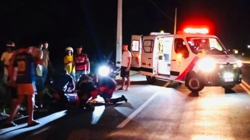 Motociclista é arremessado a 5 metros após ser atingido por carro na BA-120, entre Coité e Retirolândia