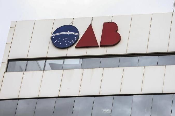 OAB defende limite a decisões monocráticas e mandato para ministros do STF