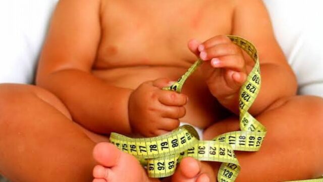 OMS lança primeiro guia global de combate à obesidade em crianças e adolescentes