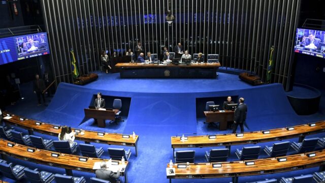 Senado aprova PEC que acaba com a escala 6×1 e reduz jornada semanal de 44 para 40 horas