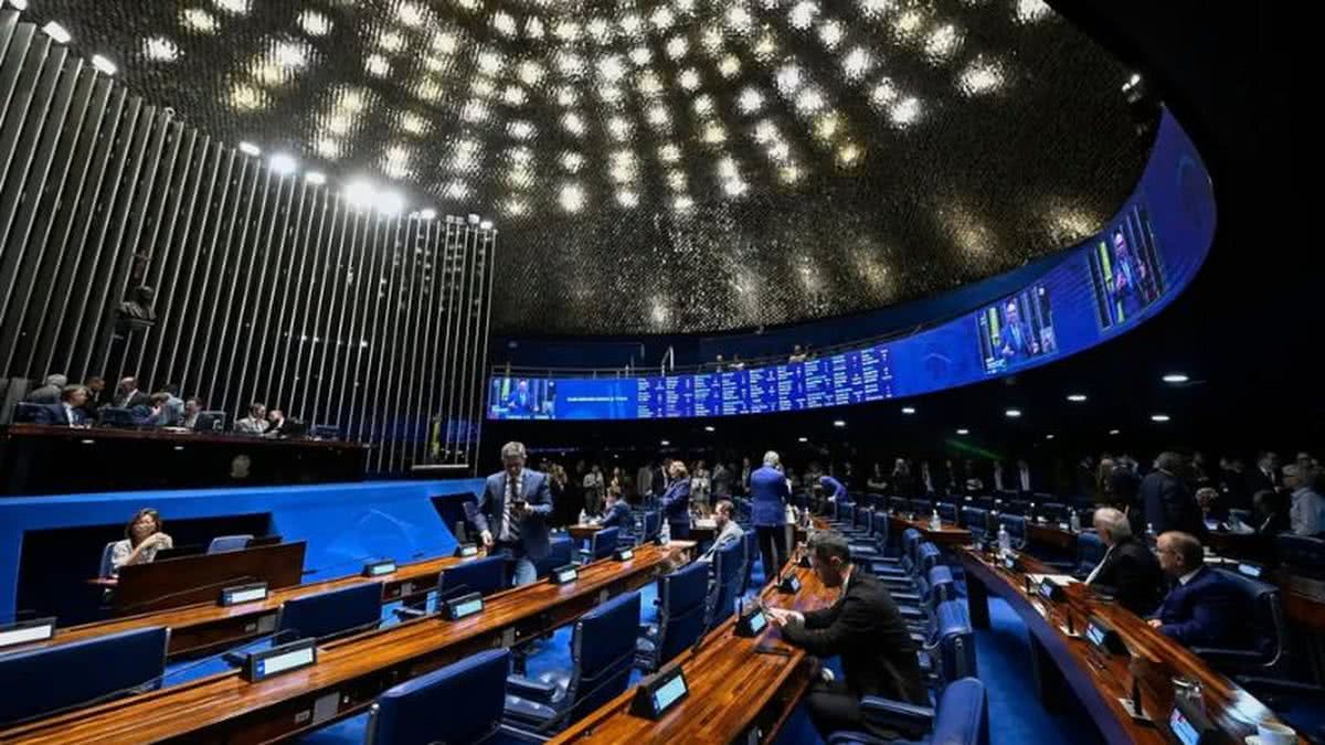 PEC do fim da escala 6x1 volta ao debate no Senado nesta terça e pode ser votada na quarta