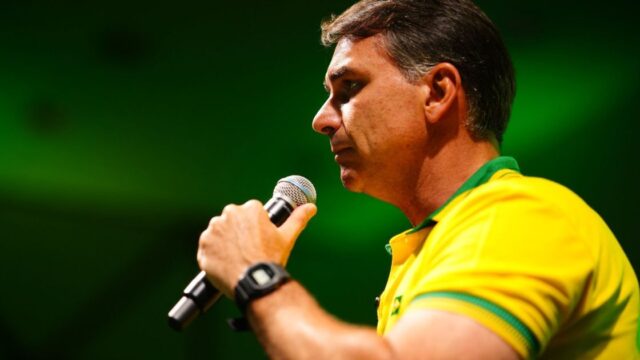 PF abre inquérito no STF para apurar relação de Flávio Bolsonaro com empresário alvo da Sem Desconto