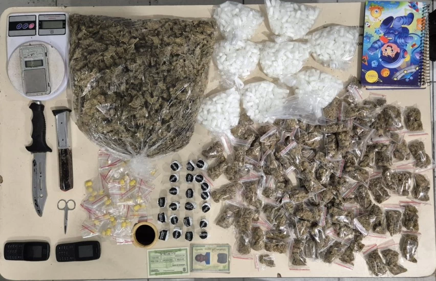 PM apreende 822 frascos de cocaína e LSD após troca de tiros em São Caetano, em Salvador