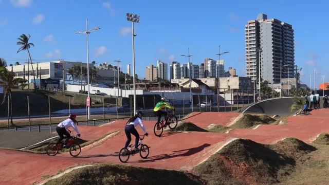 Projeto Pedal abre 46 vagas gratuitas para aulas de BMX em Salvador para jovens de 13 a 16 anos