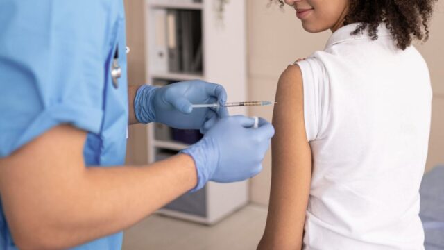 SARAMPO: quase 65% das cidades do Brasil não atingem a meta de vacinação com a tríplice viral