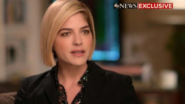 Selma Blair é presa após agredir comissários durante voo de Los Angeles para Nova York