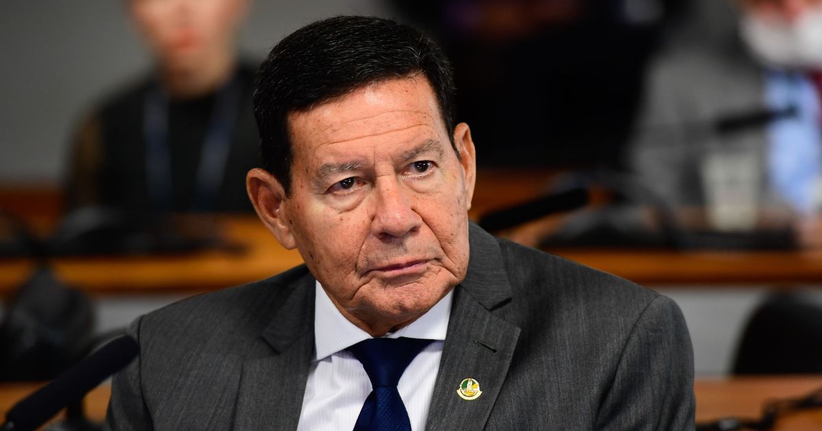 Senado aprova PEC do fim da escala 6x1 por 75 votos a 1; Hamilton Mourão vota contra