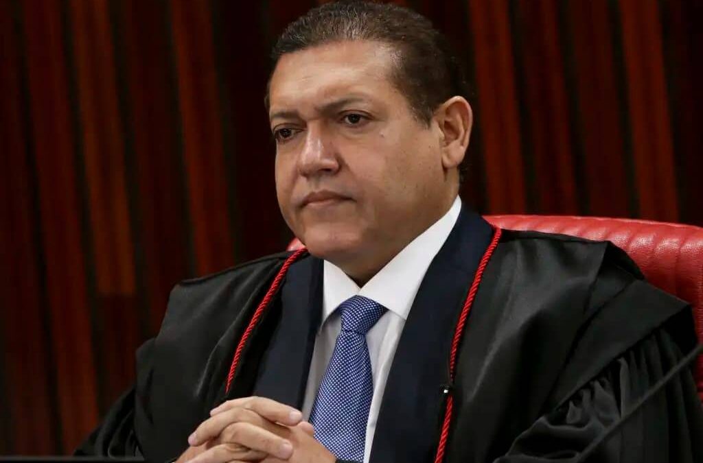 STF: Nunes Marques diz que só analisa revisão criminal de Bolsonaro após o segundo turno das eleições