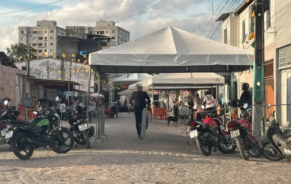 TIROTEIO: Três pessoas são baleadas durante festa de rua no bairro Caseb, em Feira de Santana