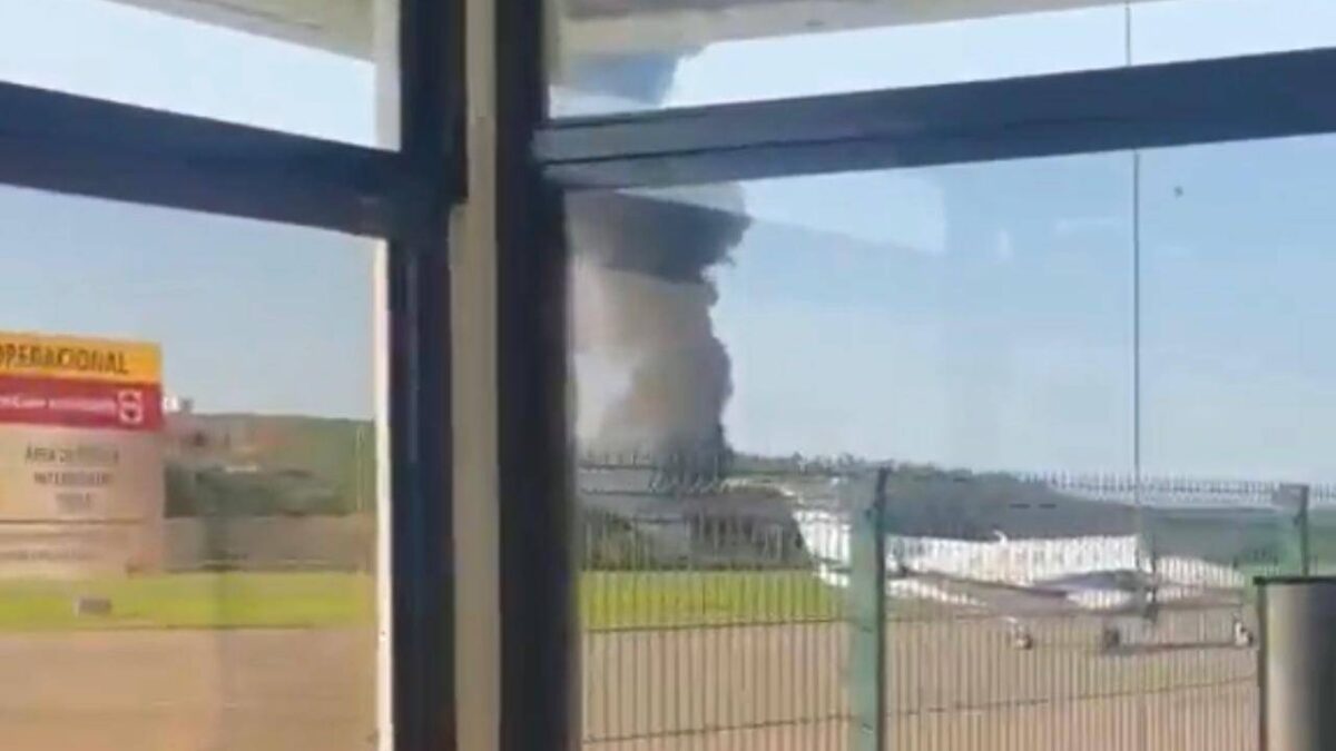 TRAGÉDIA: Avião da PM cai perto de aeroporto em Minas Gerais e três policiais morrem